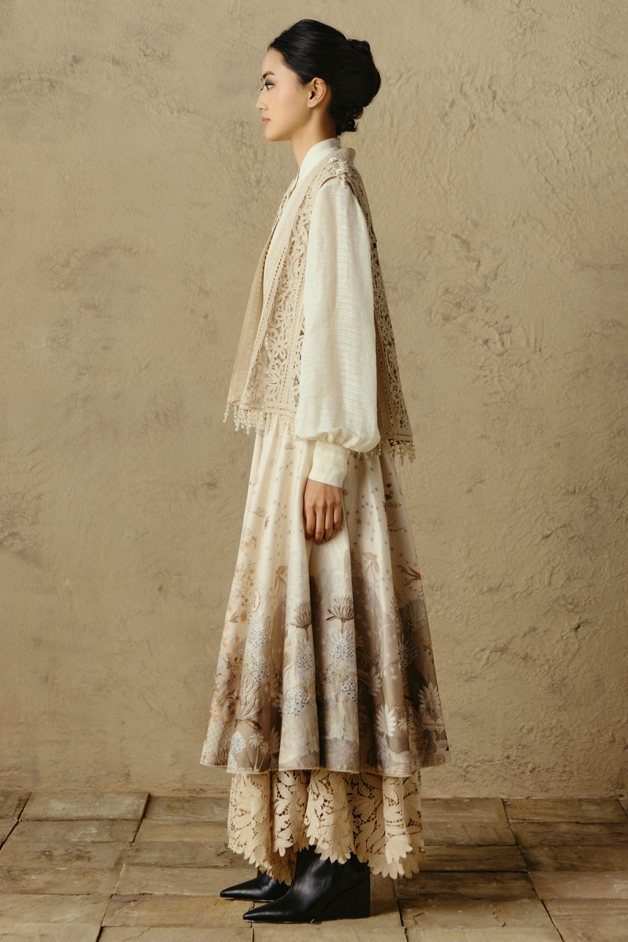 Embroidered Lace Gillet