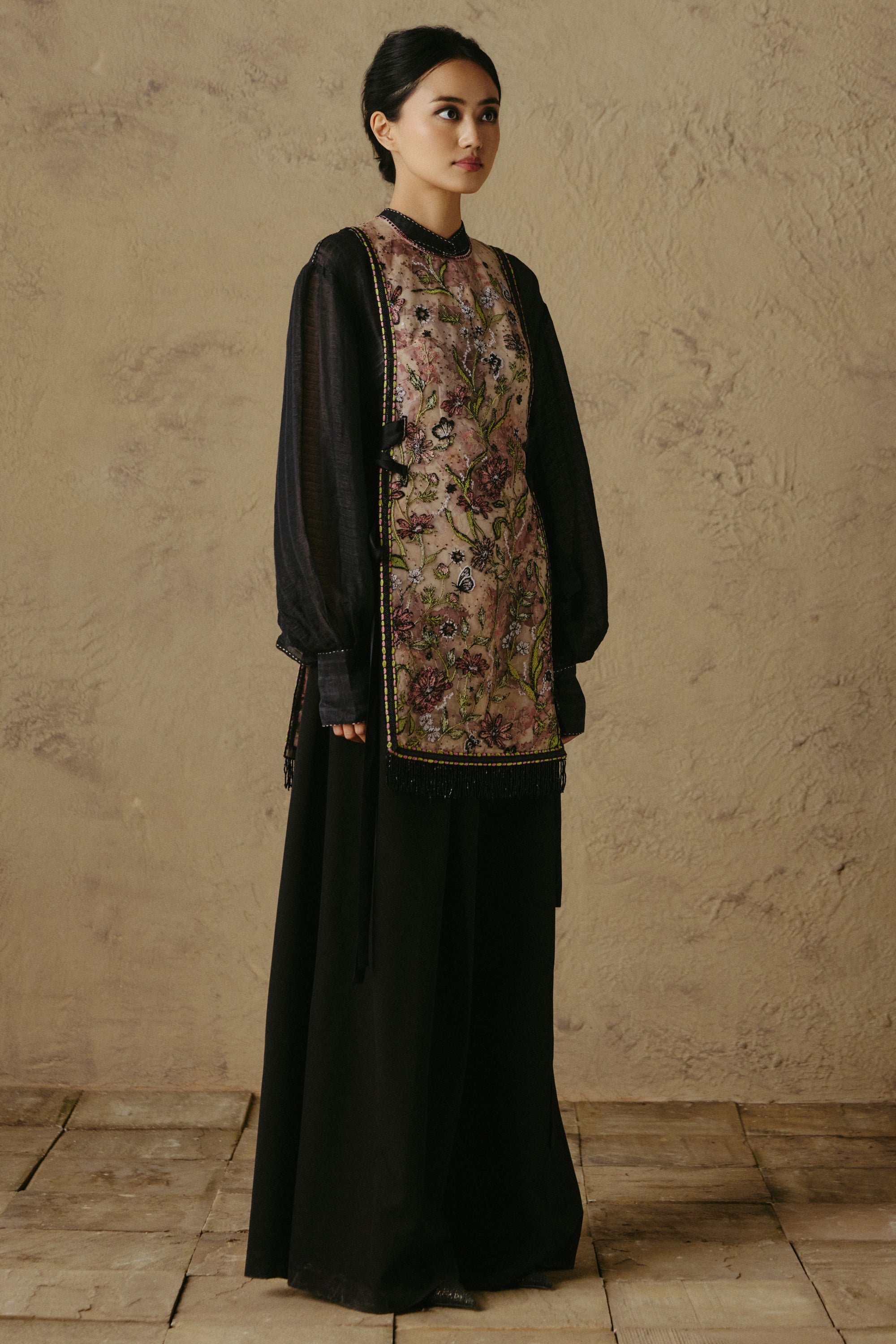 Embroidered Tie-Up Gilet