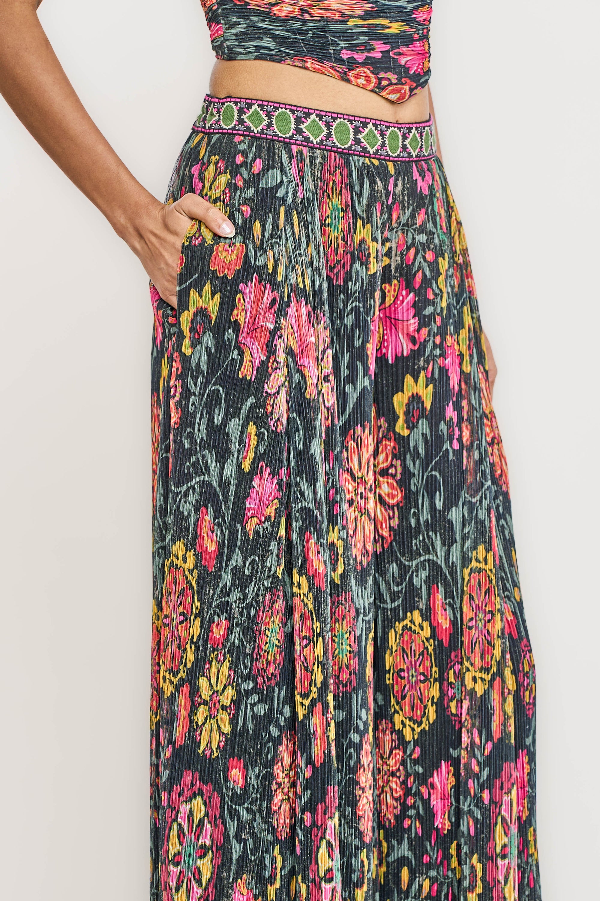 Spring Pleated Trouser