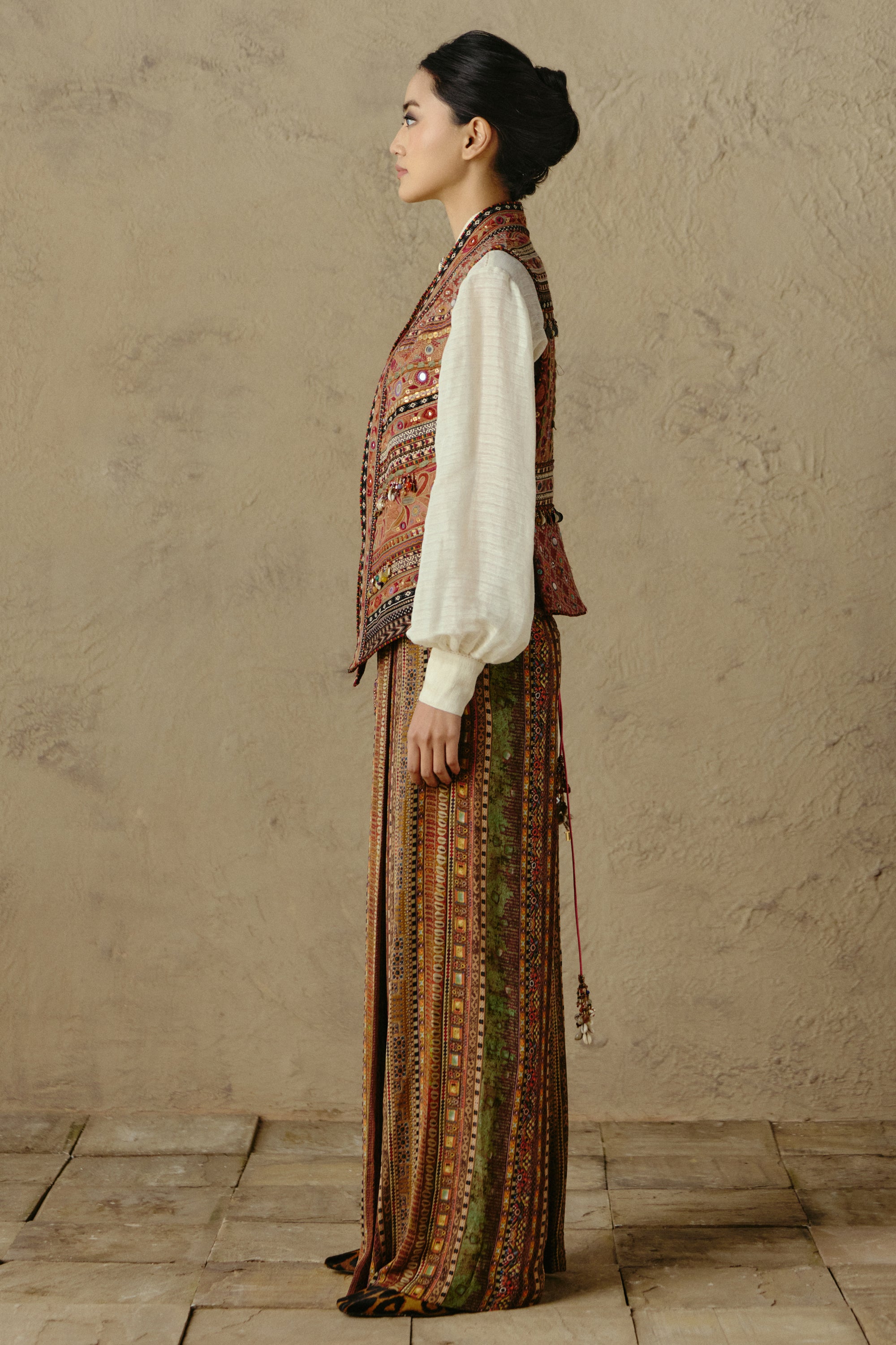 Rabari Pleated Trousers